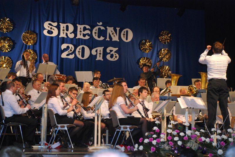 BOŽIČNO NOVOLETNI KONCERT MENGEŠKE GODBE IN PODELITEV PRIZNANJ ZA LETO 2012