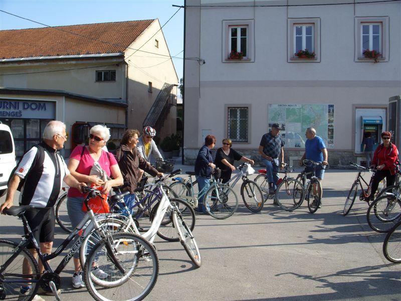 KOLESARSKI IZLET PROTI KOMENDI
