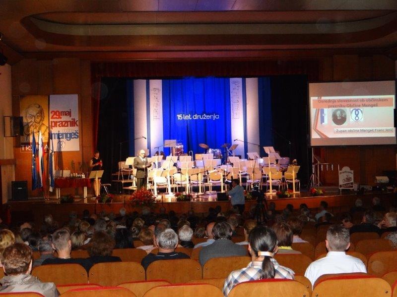 SLOVESNOST OB OBČINSKEM PRAZNIKU  in koncert veteranov MENGEŠKE GODBE