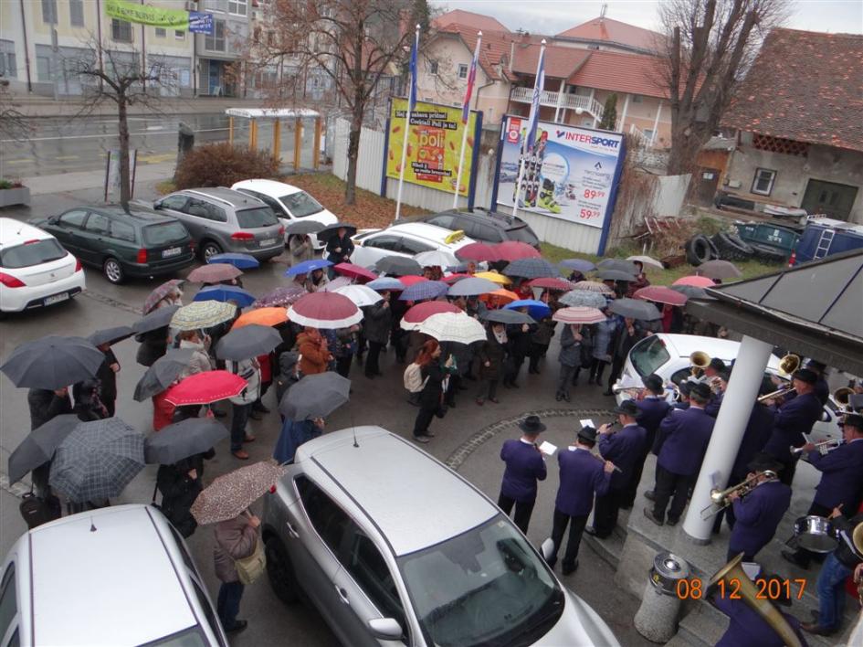 RADIJSKI KLUB »GREMO PLESAT«RTVSLO KOPER IN SMILJANA BARANJA V MENGŠU