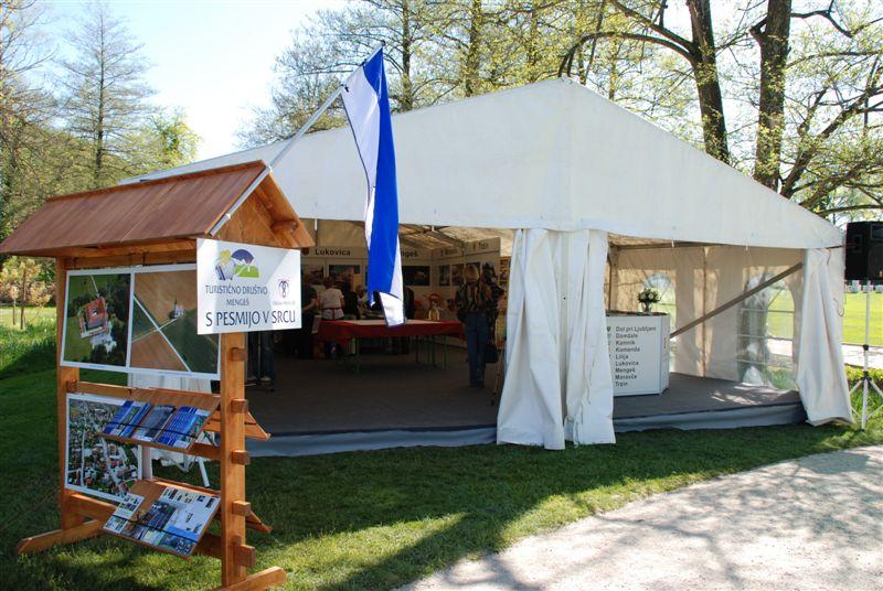 RAZSTAVA CVETJA V ARBORETUMU - POMLAD 2012